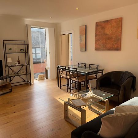 Central, Modern And Peaceful, Lovely Cathedral Views, Two-Bed Apartment With 40" Smart Tv & Free Onsite Parking Lincoln Esterno foto