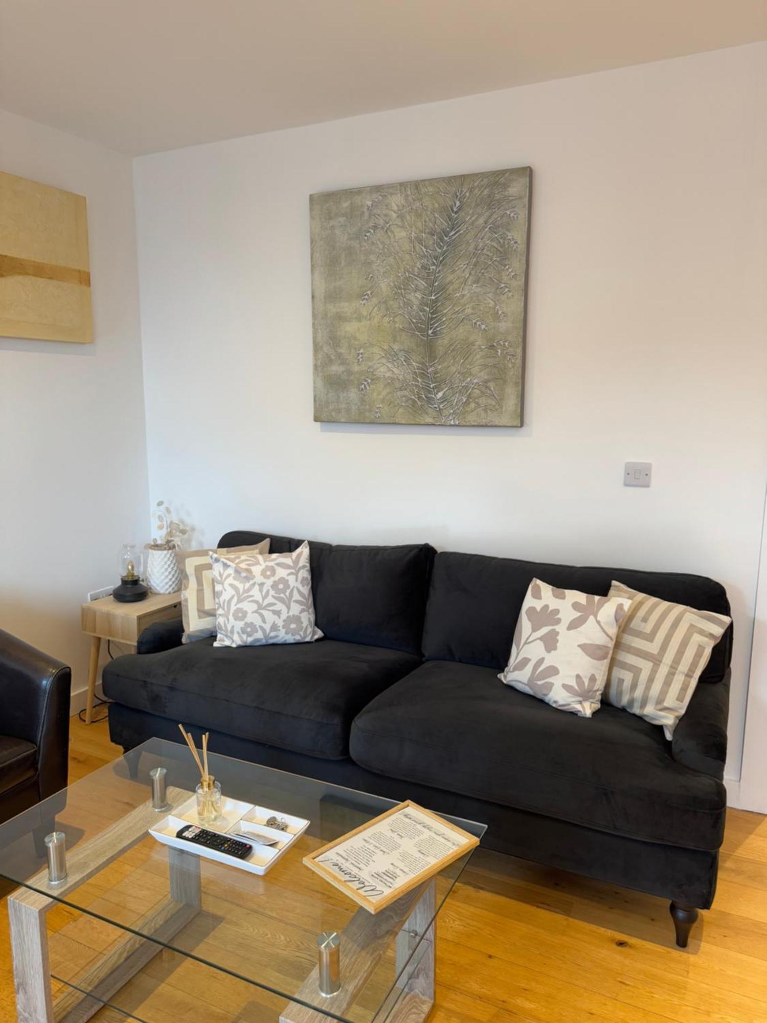Central, Modern And Peaceful, Lovely Cathedral Views, Two-Bed Apartment With 40" Smart Tv & Free Onsite Parking Lincoln Esterno foto