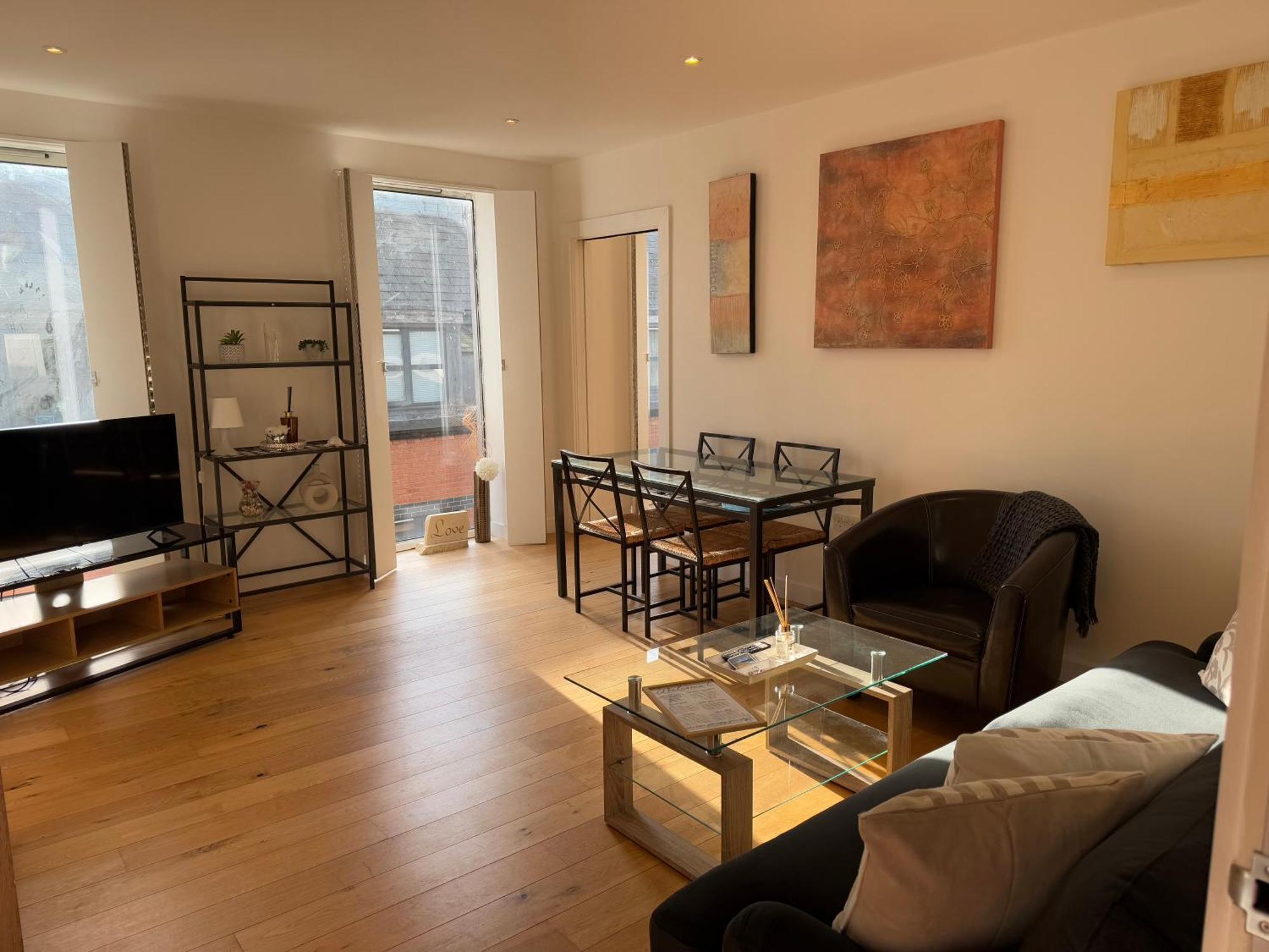 Central, Modern And Peaceful, Lovely Cathedral Views, Two-Bed Apartment With 40" Smart Tv & Free Onsite Parking Lincoln Esterno foto
